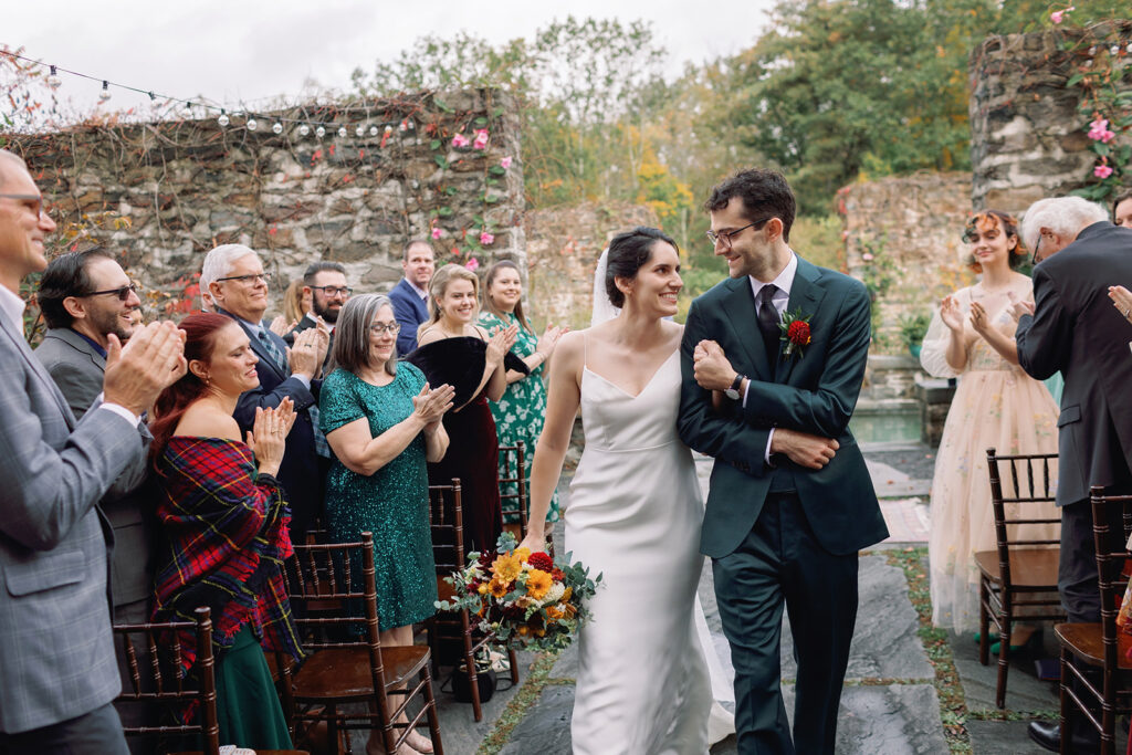 This image has an empty alt attribute; its file name is leanne-rose-photography-finger-lakes-documentary-wedding-photographer-Treman-Center-Ithaca-wedding-venue-_-684-copy_websize-1024x683.jpg